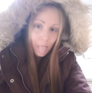 Meet your Posher, Karine